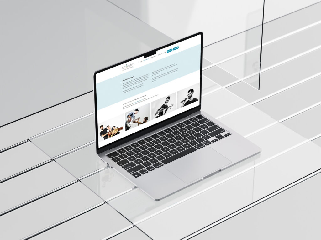 Laptop mit Ansicht auf die Musik-Physiotherapie-Seite von Tatkraft Praxis für Physiotherapie